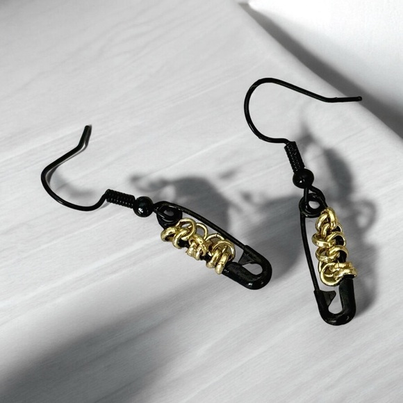 5 For $25💫Small Punk Rocker Black Safety Pin Gold Chain Dangles Earrings - Picture 4 of 5